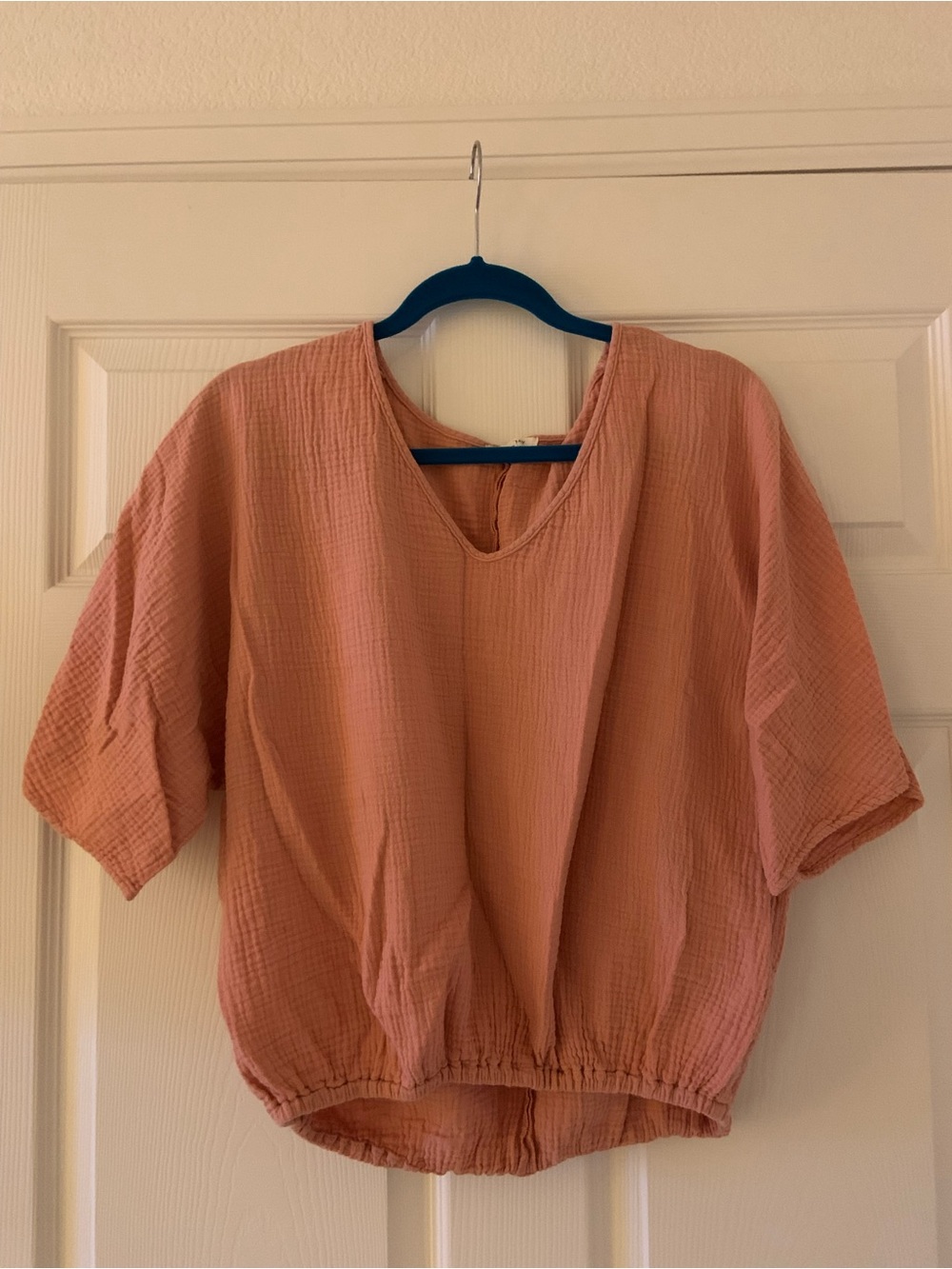 Suunday Relaxed Cotton Gauze V-Neck Top — pink